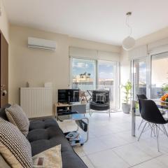 Bright & Modern Apt with View