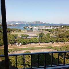 Apartamento espaçoso completo e vista deslumbrante