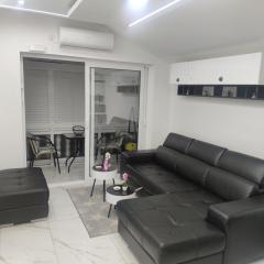Studio 033