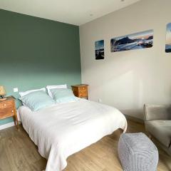 Aix-les-Bains : Studio calme avec balcon pour 2, WiFi, proche centre - FR-1-555-84