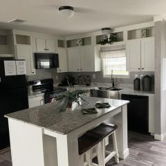 Sweet retreat in the springs NOT waterfront property