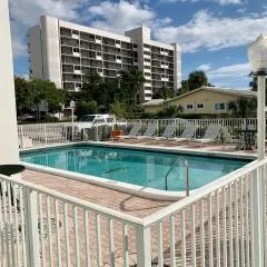 Bayview Regency Apartments By Lowkl