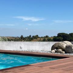 Casinha da Aldeia - country house with swimming pool