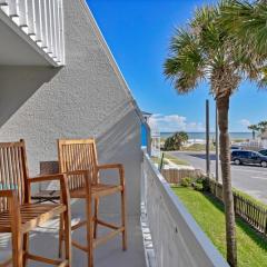 Shore Line Views - Beachfront 2BR Escape w Balcony