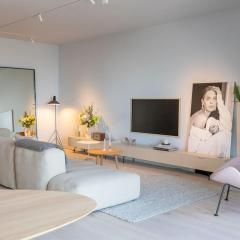The Loft - Full Sea View - use of hotels Sauna and Pool
