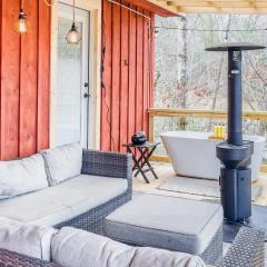 Affordable cabin that sleeps 8 K beds & fire pit