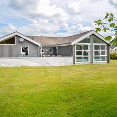 Lovely Home In Ebeltoft With Swimming Pool