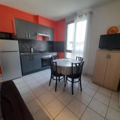 T2 Centre-ville La Roche-Posay, proche Thermes, Wi-Fi, laverie - FR-1-541-79