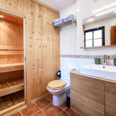 Sauna, 3 bedroom apartment by 10ToSea