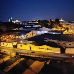 Kiana Mirador Sherry, parking gratis