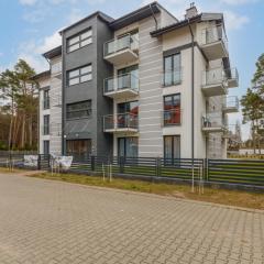 Apartment with Parking 500 m from The Sea by Noclegi Renters