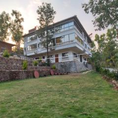 Ultra Luxurious Mountain View 11BHK By Lifeline Villas