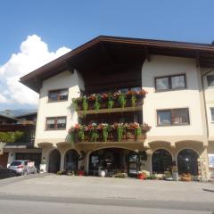 Ferienwohnung Blumen Penz