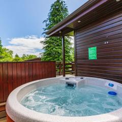 Bluebell Lodge 11 with Hot Tub