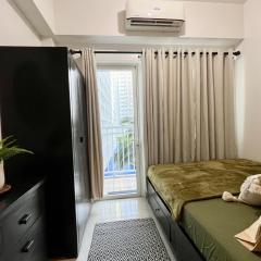 Cozy Staycation near MOA & Airport