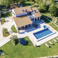 Awesome Home In Topolo With Jacuzzi, Wifi And Outdoor Swimming Pool
