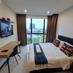 Lovely Kozi Square Studio Bedroom with Pool LV5D