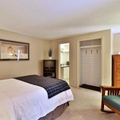 The Birch Ridge- Mission Room #4 - Queen Suite in Killington, Vermont home