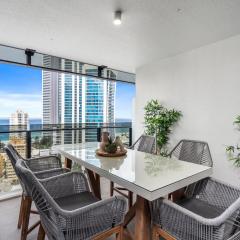 Circle on Cavill Contemporary Luxury and Spacious Three Bedroom Apartment