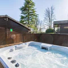 Birch Lodge 19 with Hot Tub