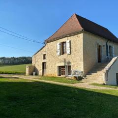 Picturesque renovated farmhouse with pool