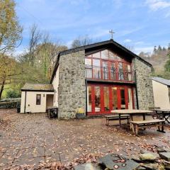 Betws Y Coed Holiday Home by Guestz