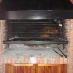 Gran monoambiente con parrilla