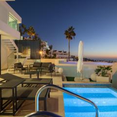 200m NEW A Villa with private, heated pool and amazing ocean view