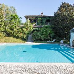 Stunning Home In Salsomaggiore Terme With 2 Bedrooms, Wifi And Private Swimming Pool