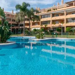 Beachside Paradise: Stylish 3BR apt near the beach