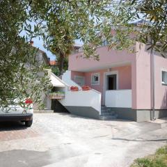 Apartments with a parking space , Krk - 20629