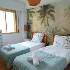 Gerona apartment on the Strip with pool & parking