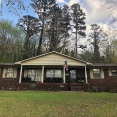 2. Beautiful lakeview home in Guntersville