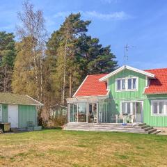 Nice Home In Res With Kitchen