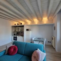 La Finestra sul Castello Desenzano-by Goccia di Lago