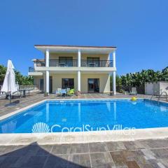 Impressive Villa Exclusive Sea Caves walk to taverns Sleeps 11 Ref 507