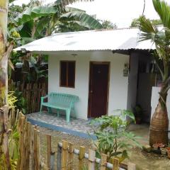 Cute Quiet Private Room w own Kitchen, CR, Porch