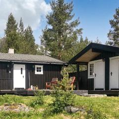 3 Bedroom Cozy Home In Rros