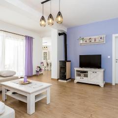 Amazing Home In Kljuc With 3 Bedrooms, Wifi And Outdoor Swimming Pool