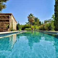 Stunning Home In Tarascon With 7 Bedrooms, Private Swimming Pool And Outdoor Swimming Pool