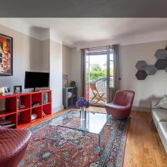 Exceptionnel 3 pièces art déco en dernier étage avec garage privé centre Biarritz