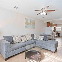 Pristine & Exquisitely Designed APT 7 Min From TX Med Center