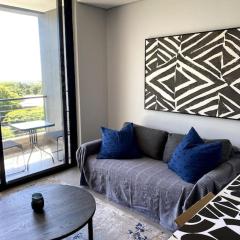 Upmarket Modern 1 Bedroom Apartment