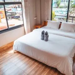 Vang Vieng Sunset Guesthouse & Restaurant