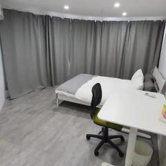 Modern Private Room in Shared 2-Bed Apartment - Central City Center -2