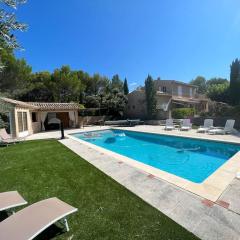 Grande villa avec piscine et vue panoramique