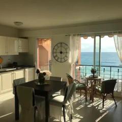 Victoria bilocale centro città e vista mare