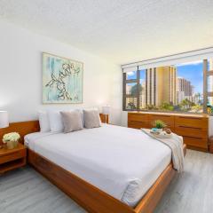Steps to Waikiki Beach, Stylish 1BR with Parking!