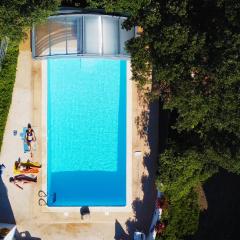 GITES de Plos Appart CHALET PISCINE SPA