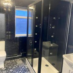 Sea Front Apartment With Massage Shower NETFLIX Great Location